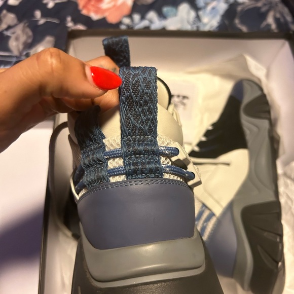 Versace sneakers - Picture 3 of 8